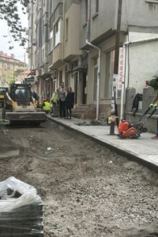 Общината продължава да ремонтира и павира улиците в историческия център на Бургас