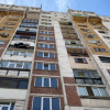 Пиян баща провеси 3-годишното си дете от 9-ия етаж 