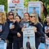 Протест пред клиниката, където 6-годишно дете почина при стоматологична интервенция