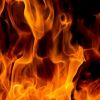 Изоставена постройка подпали шестетажна кооперация в Бургас, един мъж е пострадал