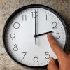 Спим с час повече: Кога връщаме стрелките назад