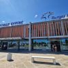 Самолет за Израел кацна извънредно в София след бомбена заплаха. Разкриха откъде е дошла заканата 