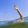 11-годишно дете е с опасност за живота, морето го дръпнало навътре, докато майка му е на пясъка в Приморско