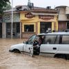 Непроходими пътища, завлечени в морето автомобили и населени места без ток и вода след поредния порой в Гърция