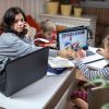 Деница Сачева: Родителите на ученици да работят онлайн от къщи през лятната ваканция
