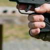 Скандал на улицата в Поморие: Софиянец извади пистолет, недоволен от поведението на куче към кучето му