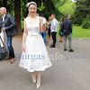 На бал като през 60-те: Дарина от Немската гимназия в Бургас заблестя в бяла ретро рокля 
