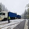 Заради снеговалеж: Закъсали тирове и ограничения по републиканските пътища