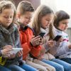 Смартфоните в ЕС със защита да не ги ползват деца