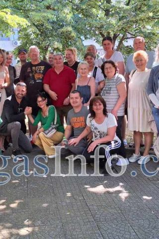 Членовете на Клуба на глухите в Бургас посрещнаха Милен Георгиев със своята стена на славата, намериха нови приятели
