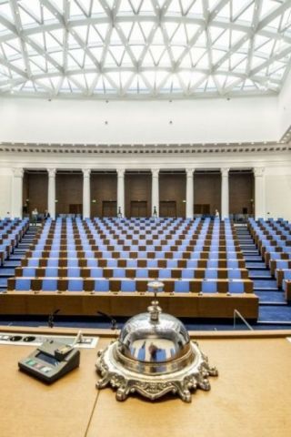 Отлагат вота на недоверие: ГЕРБ и БСП липсват, няма нито един министър