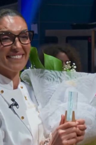 Златка Димитрова стана звездният шампион на "Хелс Китчън". Боса и изгорена, сготви най-добре и спечели журито и плакета