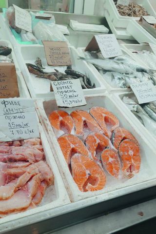 Морето опустя откъм улов, с вносна риба посрещаме празника