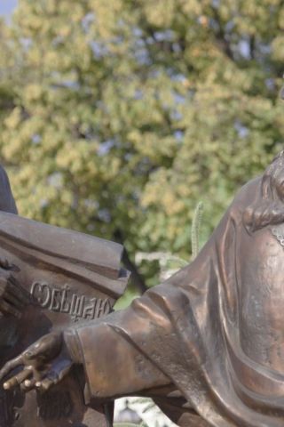 Празнуваме паметта на светите братя Крили и Методий