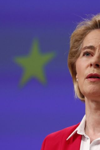 ЕК предупреди: Има риск от несъответствие на бюджетните планове на България с фискалните изисквания на ЕС