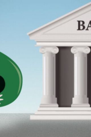 Смяната на лева с евро: Спират банковите карти около Нова година, запасете се с кеш