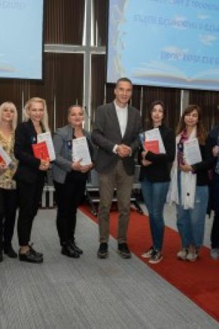 104 бургаски млади учители и менторите им ще бъдат отличени за успешен старт в кариерата