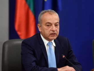 Politika правителството прие бюджета за 2026 г. Без промени 2026 f11f240f5ad08c08d173c75b946ddb04 politika правителството одобри проекта на бюджет за 2026 г. На министъра на финансите гълъб донев без промяна въпреки огромните критики и призиви от опозицията, икономисти и... Iustitia. Bg правителството прие бюджета за 2026 г. Без промени 2026 2026-07-01 11:13:17 юстиция politika
