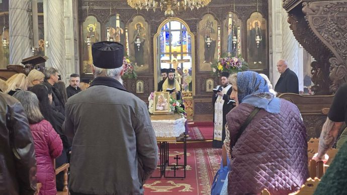 Общество последно сбогом за янка рупкина в бургас: велик творец, обичлив и мъдър човек! (снимки и видео) 2026 опело4 общество поклонението пред известната българска фолклорна певица, славеят на странджа и почетен гражданин на бургас янка рупкина започна в катедралния храм "св. Св. Кирил и методий"... Iustitia. Bg последно сбогом за янка рупкина в бургас: велик творец, обичлив и мъдър човек! (снимки и видео) 2026 2026-04-11 08:50:02 юстиция общество