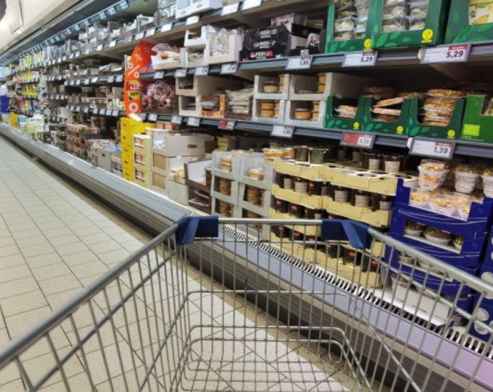 Свиваме разходите за дрехи и жилища, даваме ги за храна 2026 - юстиция Img