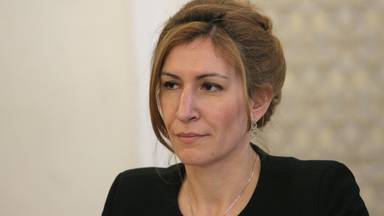 Ангелкова: Туризмът е в тежко състояние, отменят резервации - Новини от ...