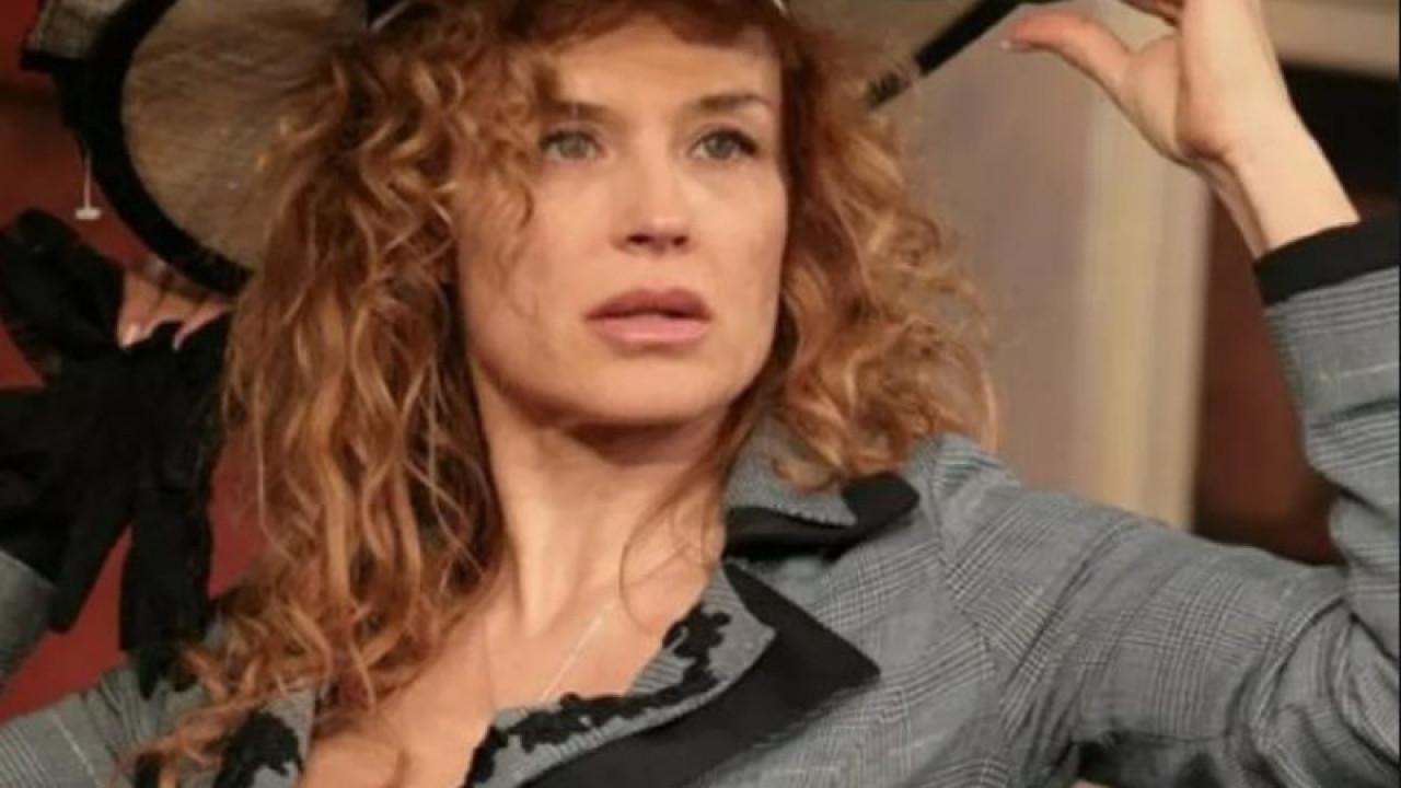Аня пенчева актриса фото в молодости Младок ухажва Аня Пенчева
