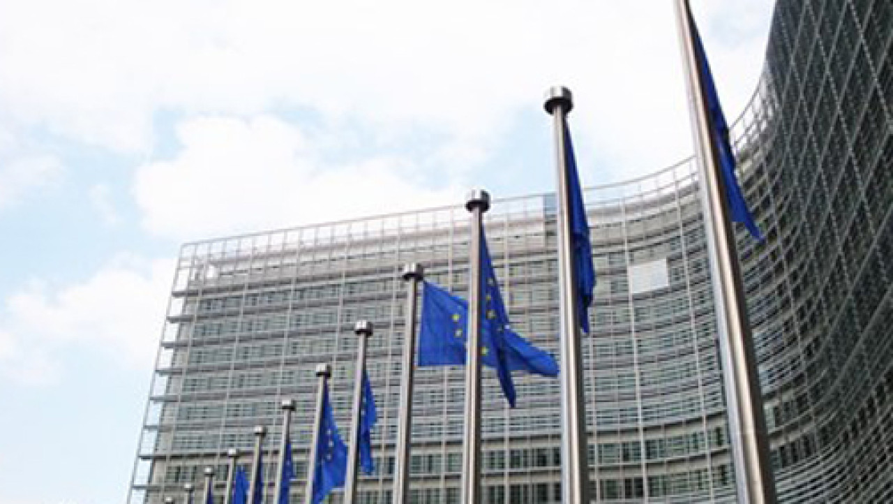 Проф. Джефри Сакс каза какво ще се случи на България, ако влезе в ...