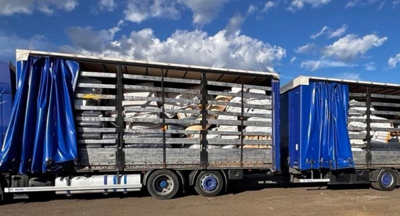 Близо 40 000 'маркови' стоки задържаха на Лесово
